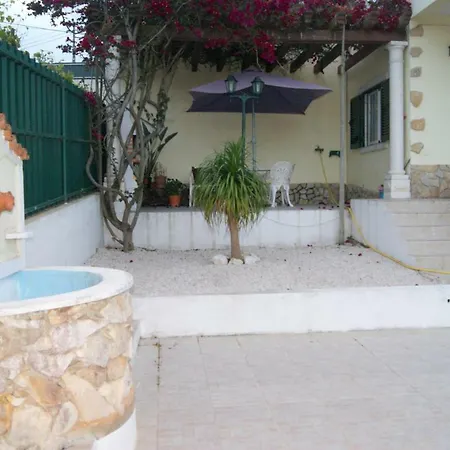 West House Near Sta Cruz * Torres Vedras